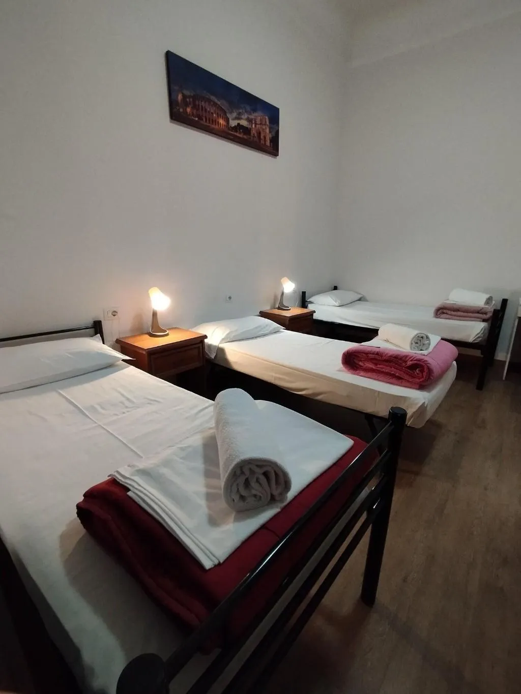 Room, Freedom Traveller, Naples
