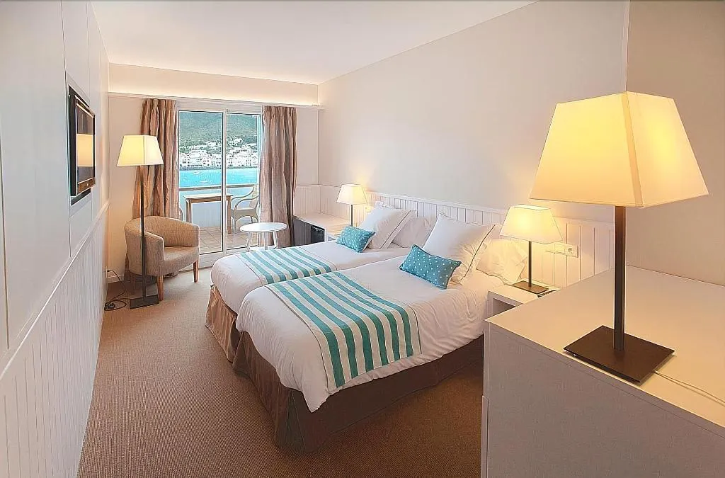 Room, Hotel Playa Sol, Costa Brava