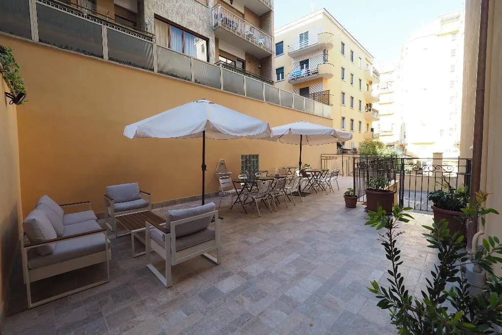 Terrace, Osimar, Rome