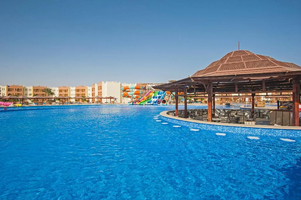 Pool, Sunrise Royal Makadi Resort, Red Sea Riviera