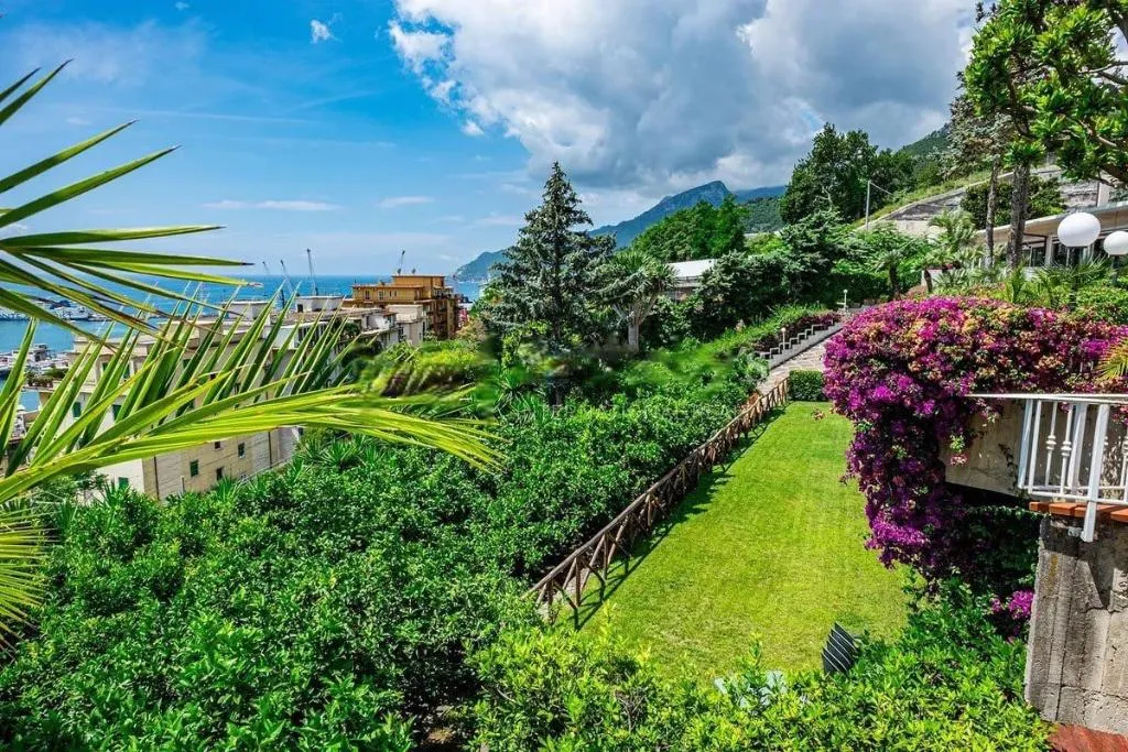 General view, Hotel Villa Poseidon, Naples