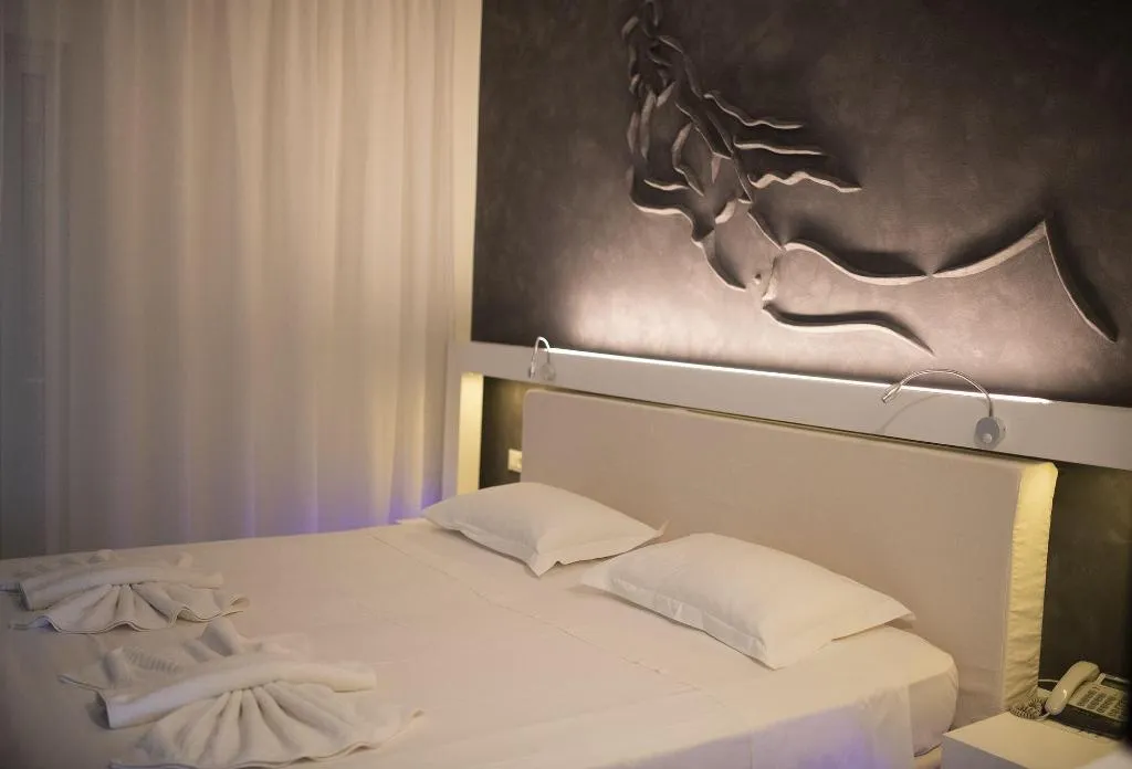 Room, Niriides Hotel, Crete