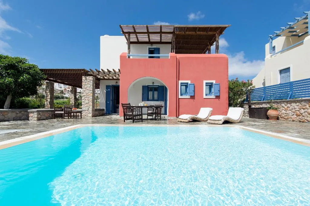 VILLA WITH PRIVATE POOL Room, Earino Suites and Villas, Santorini