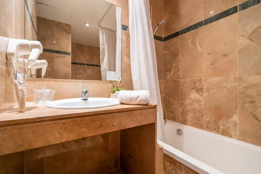 SINGLE STANDARD Room, Glories, Barcelona