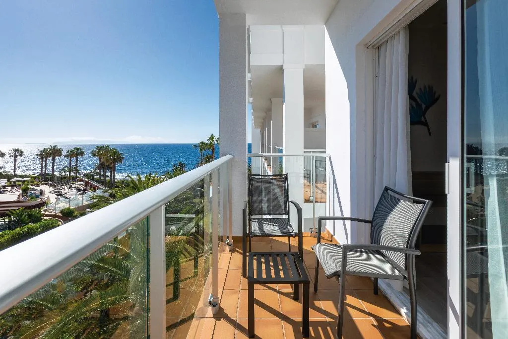 Double or Twin SIDE SEA VIEW Room, Hotel Riu Madeira - All Inclusive, Madeira