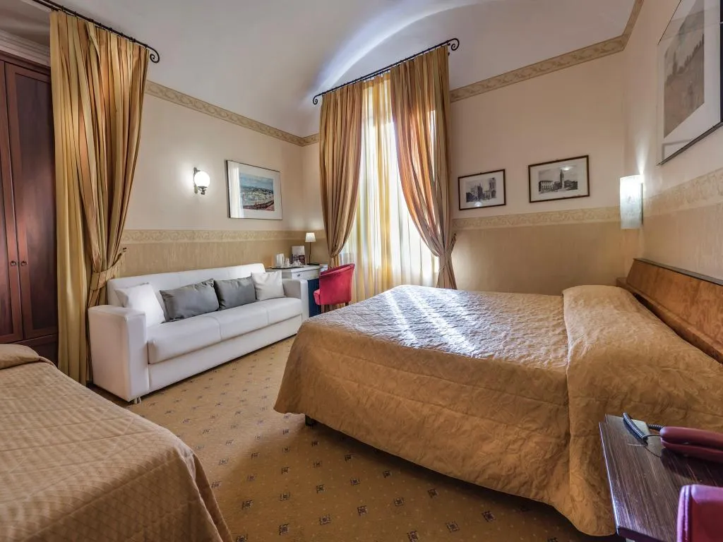 QUADRUPLE CLASSIC Room, Hotel Privilege, Florence