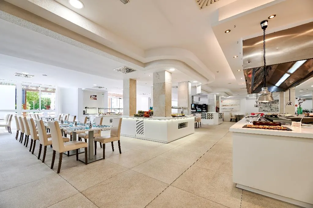 Restaurant, AluaSun Continental Park Hotel & Apartments, Majorca