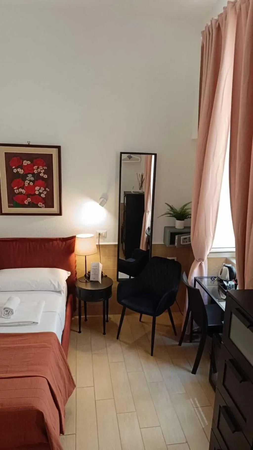 Room, Hotel H22, Naples
