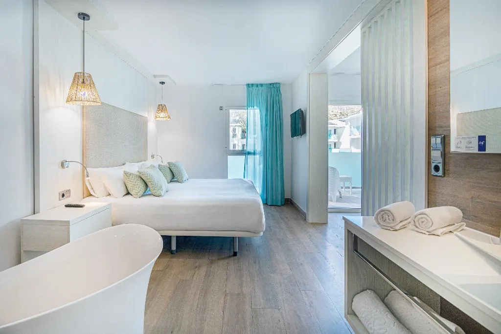JUNIOR SUITE STANDARD Room, MarSenses Puerto Pollensa Hotel and Spa, Majorca