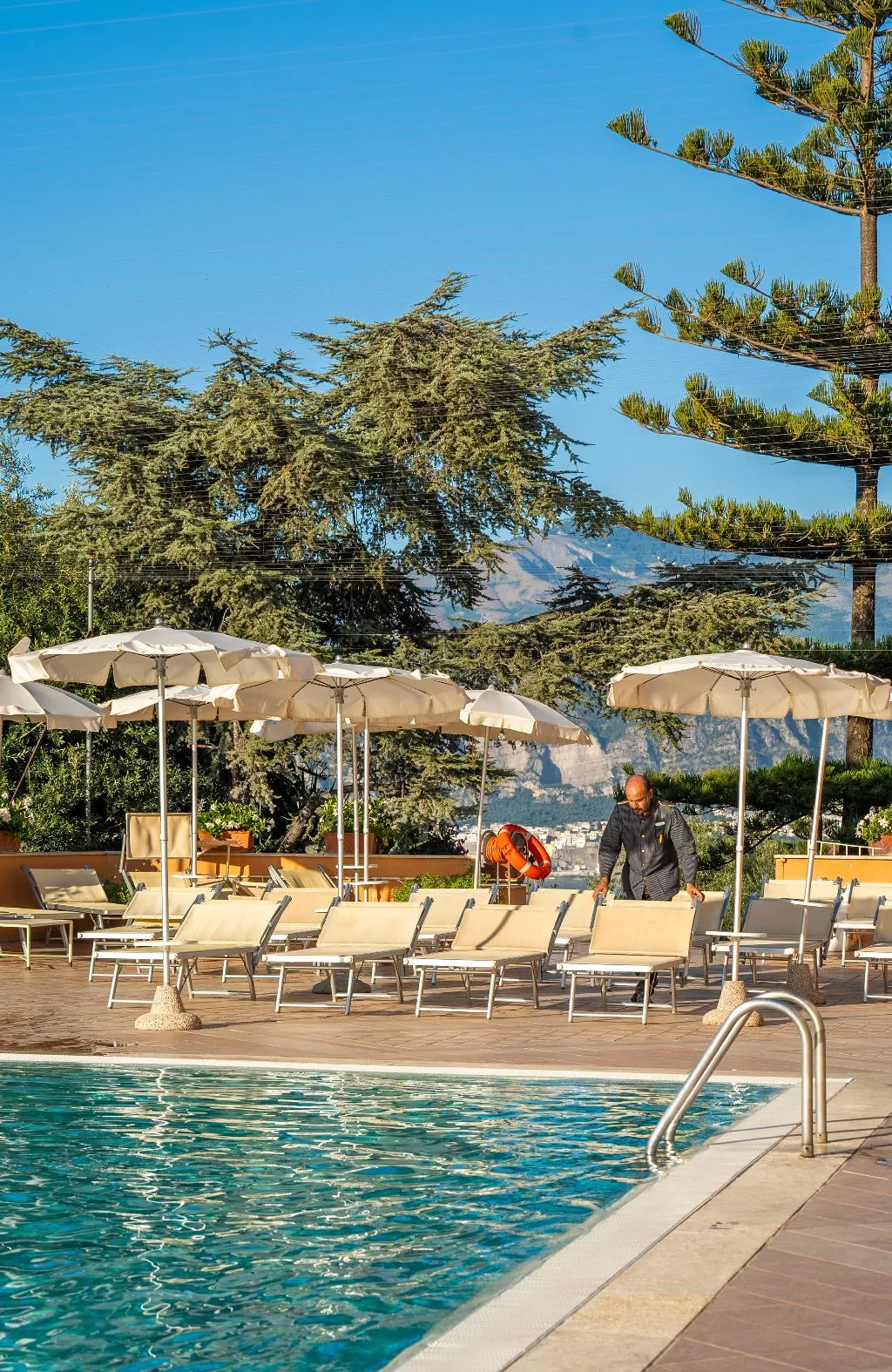 Pool, Grand Hotel Vesuvio, Naples