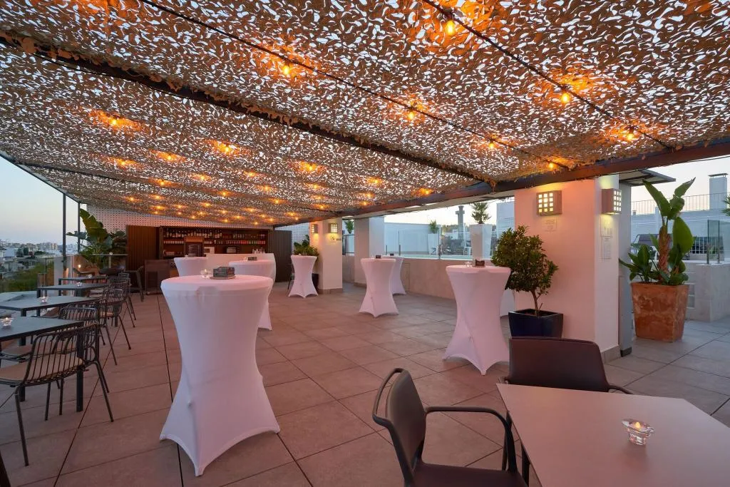 Terrace, Becquer, Seville