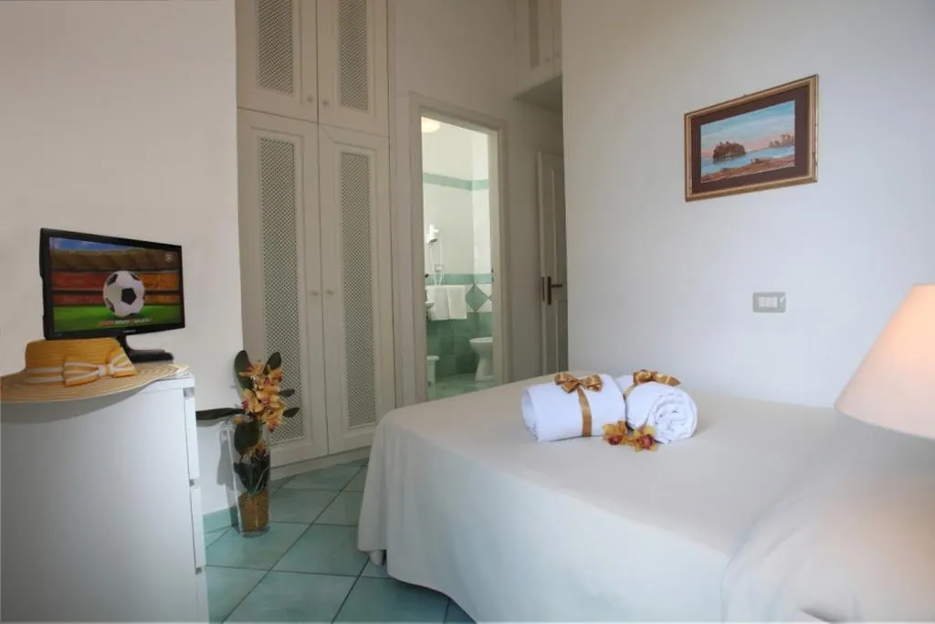 TRIPLE STANDARD Room, Hotel Matarese, Naples