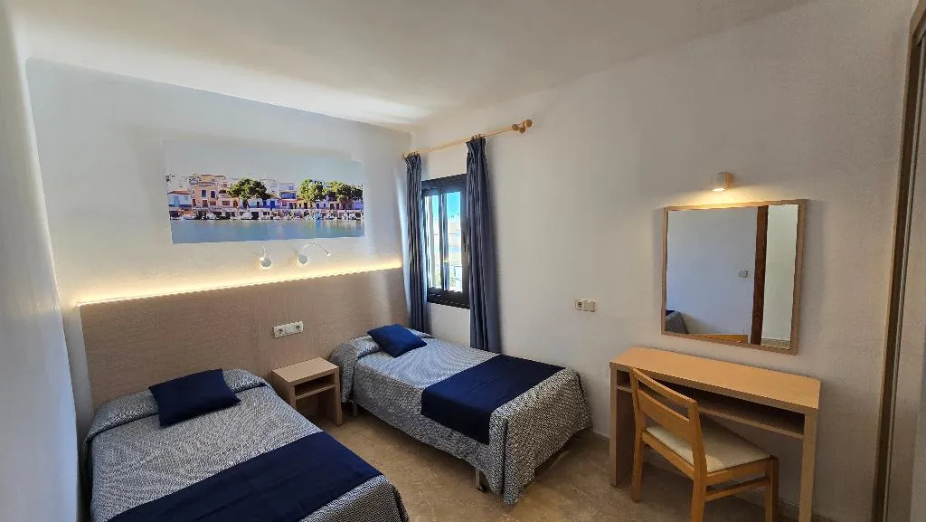 APARTMENT TWO BEDROOMS Room, Marina Palmanova Apartamentos, Majorca
