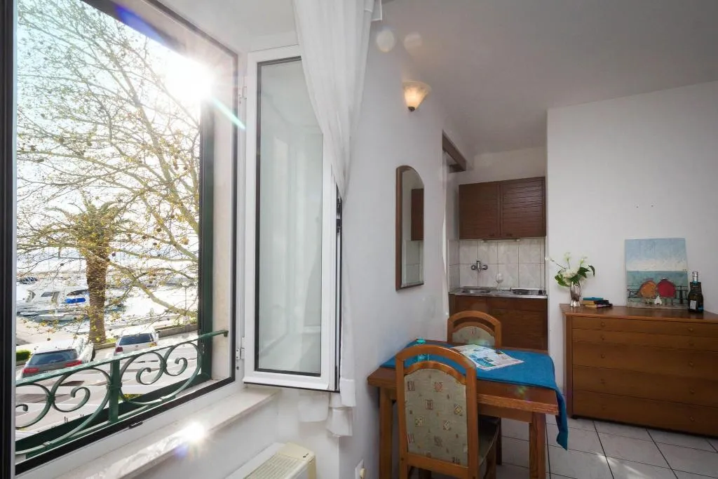 Room, Palac, Split