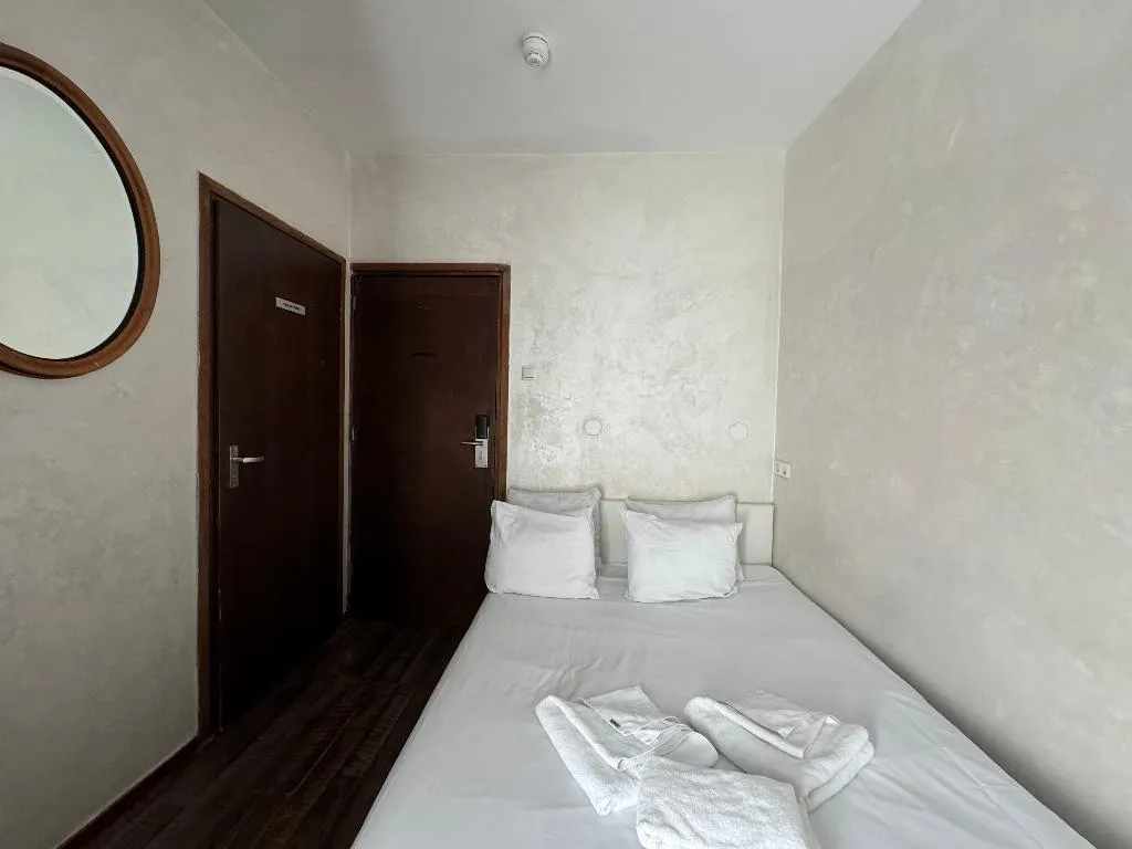 DOUBLE BASIC Room, Hotel La Belle Vue, Amsterdam