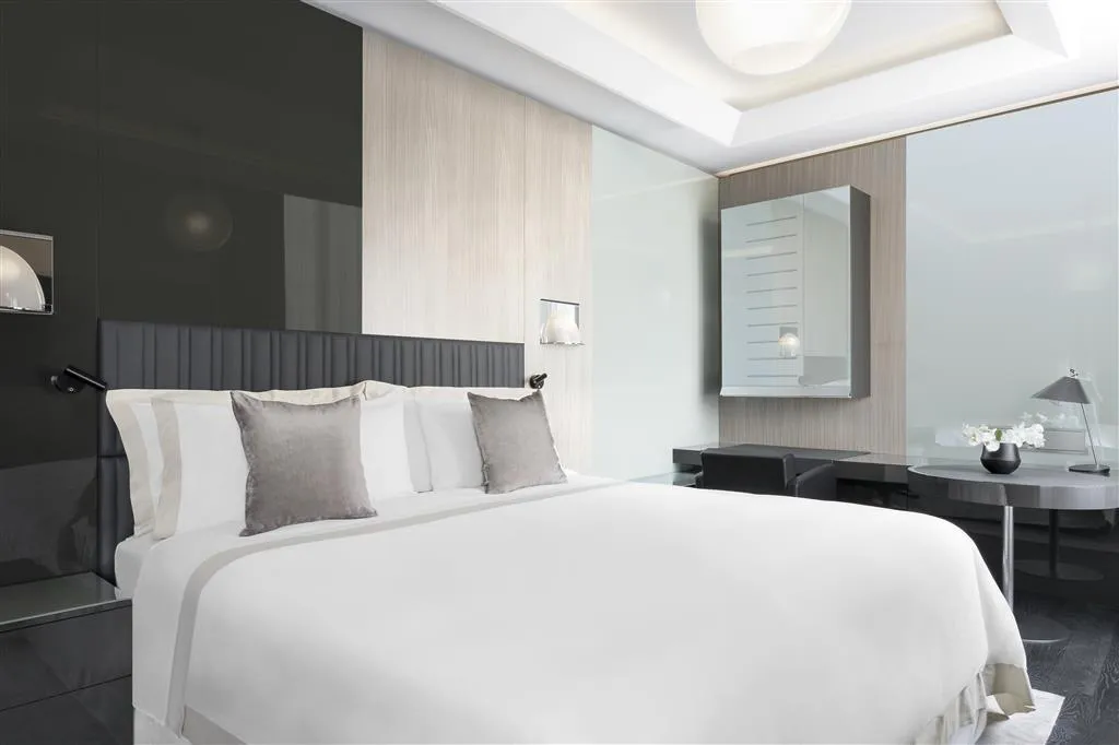 Room, Excelsior Hotel Gallia, a Luxury Collection Hotel, Milan