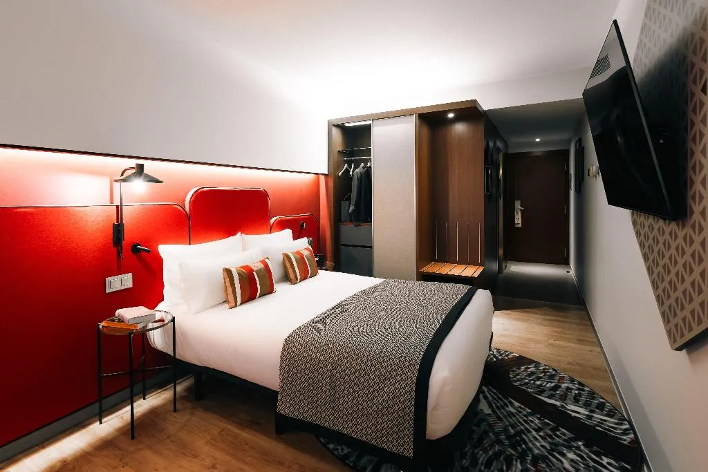 DOUBLE WITH DOUBLE BED Room, Hotel Indigo Barcelona Plaza Espana, Barcelona