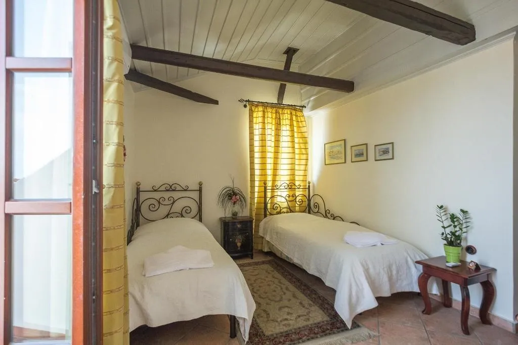 Room, Vilelmine, Crete