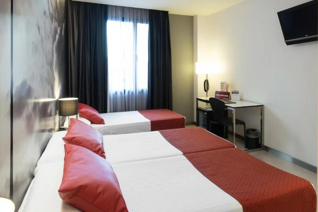 TRIPLE STANDARD Room, Catalonia Avinyo, Barcelona