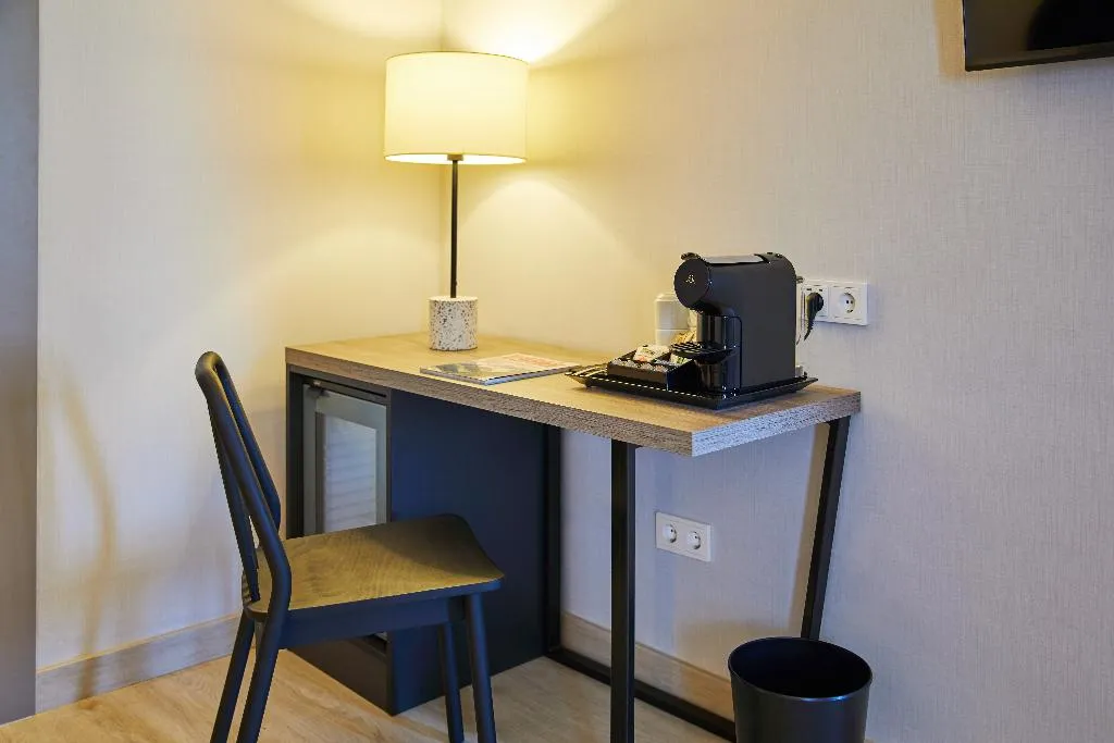 DOUBLE SINGLE USE SUPERIOR Room, Hesperia Sevilla, Seville