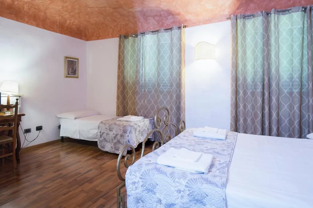 TRIPLE STANDARD Room, Piccolo Hotel, Florence