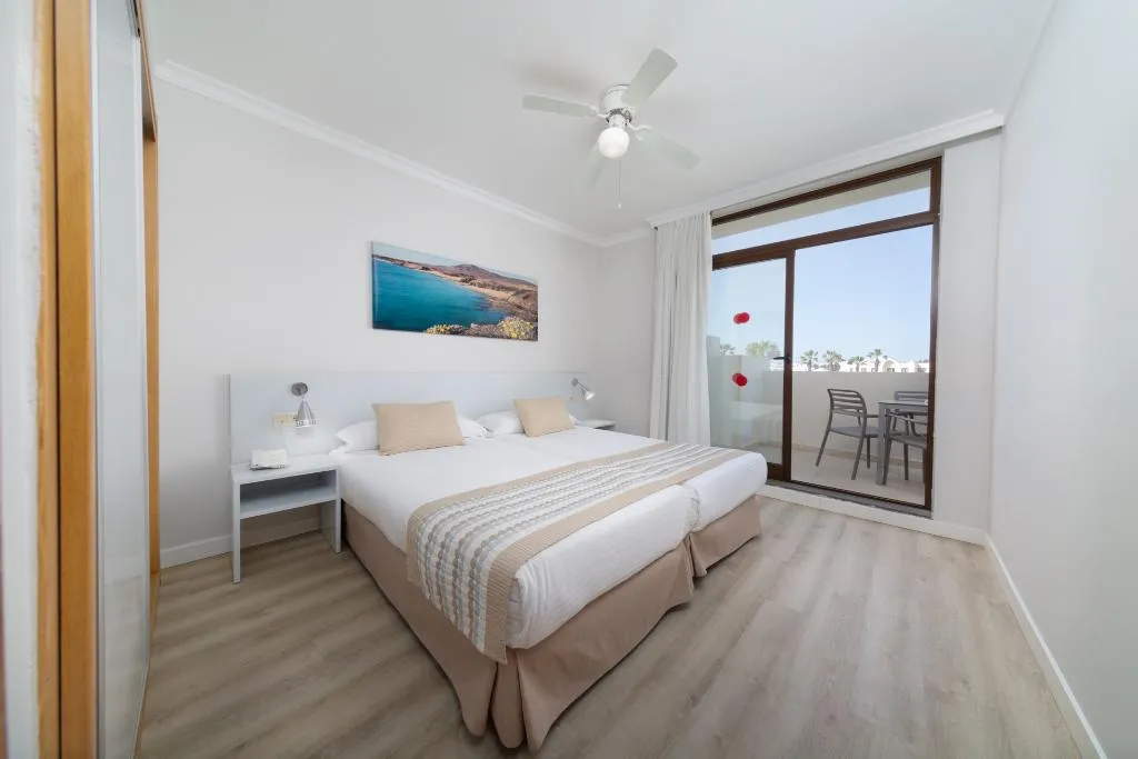 JUNIOR SUITE CAPACITY 4 Room, Los Zocos Impressive Lanzarote, Lanzarote