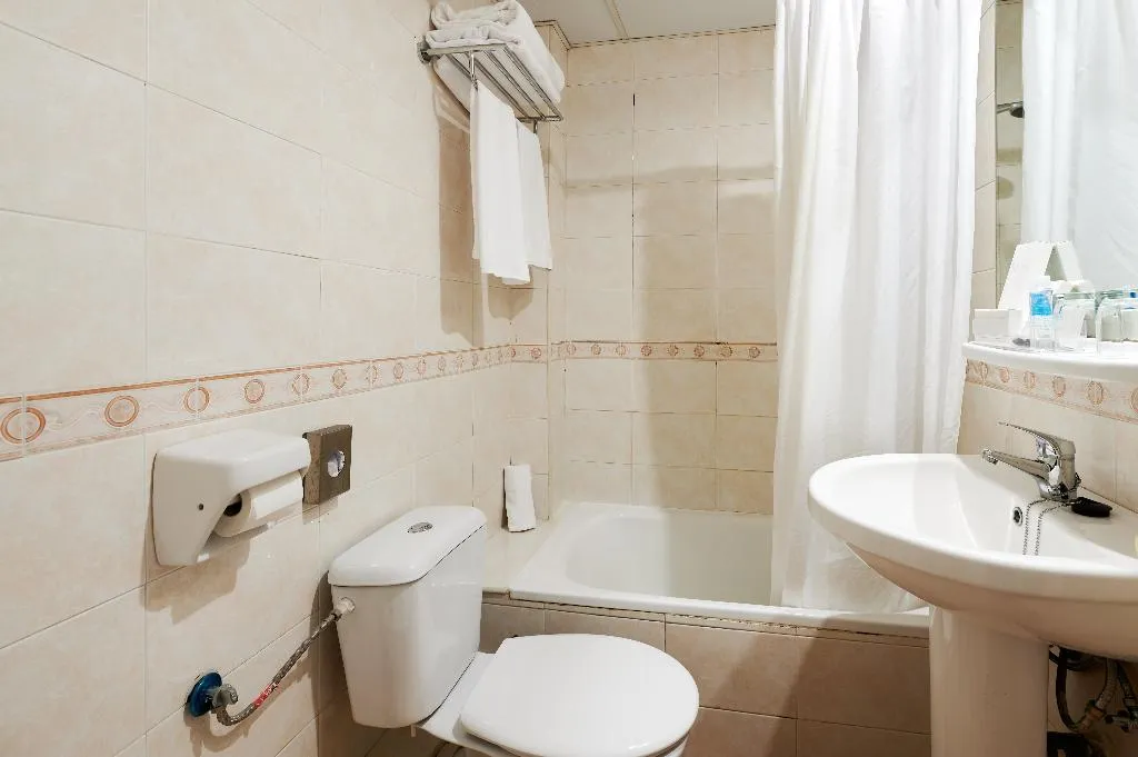 Double or Twin CAPACITY 2 Room, AluaSun Marbella Park, Costa Del Sol