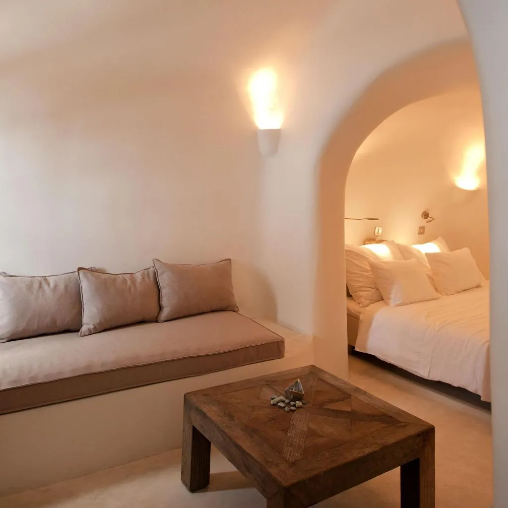 SUITE WITH JACUZZI WITH VIEWS Room, Kapari Natural Resort - member of Unique Lodges Na, Santorini