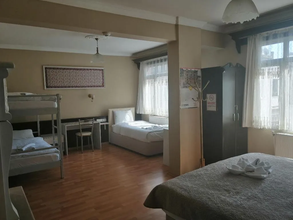 Room, Ephesus Centrum, Izmir