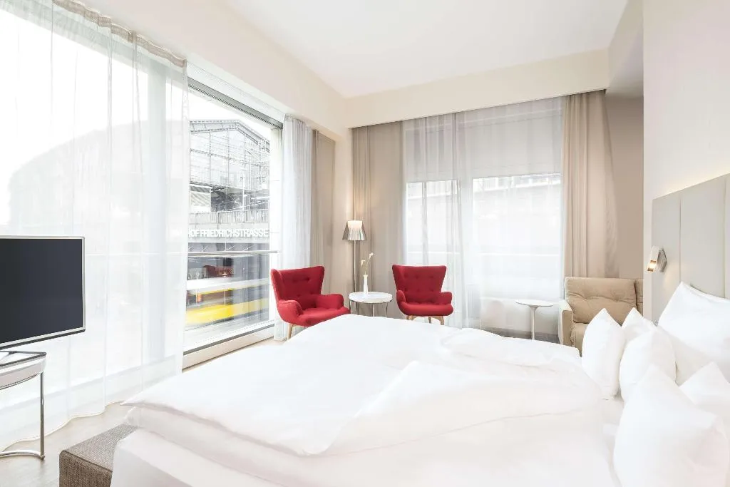 FAMILY ROOM STANDARD Room, NH Collection Berlin Mitte Friedrichstrasse, Berlin