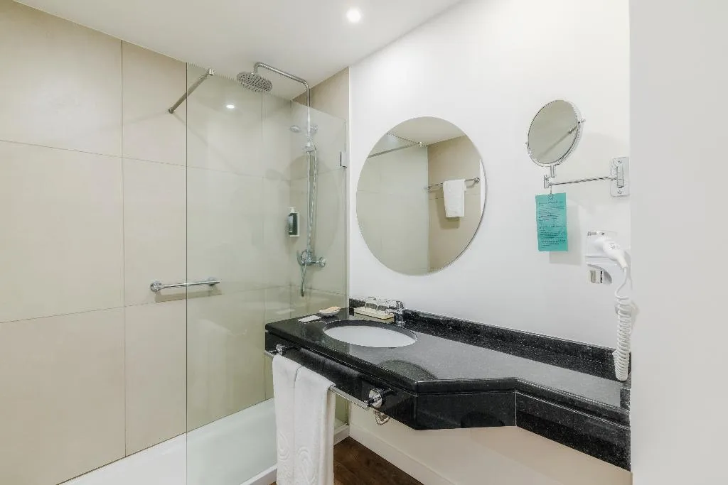 DOUBLE SINGLE USE STANDARD Room, Enotel Santo da Serra, Madeira