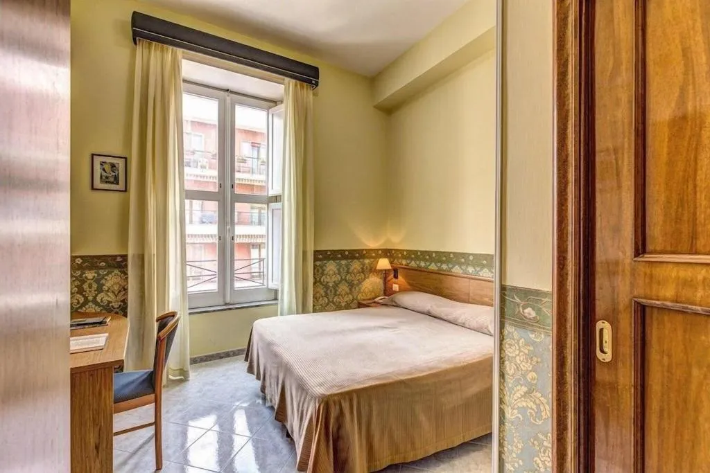 DOUBLE ECONOMY Room, Hotel Nice, Naples