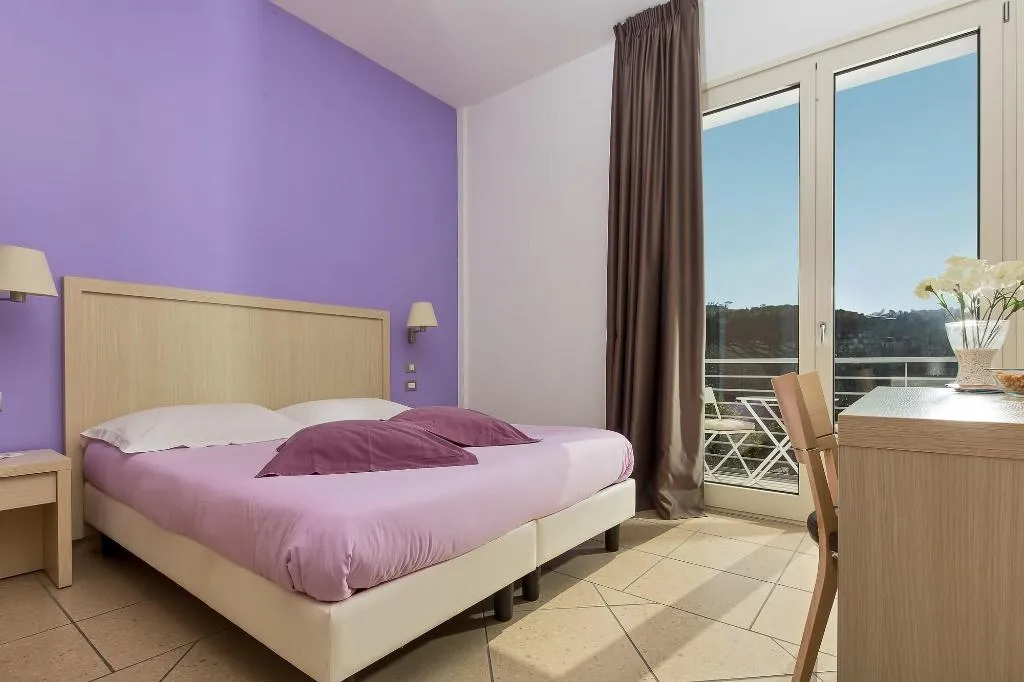 Room, Demariahouse, Naples