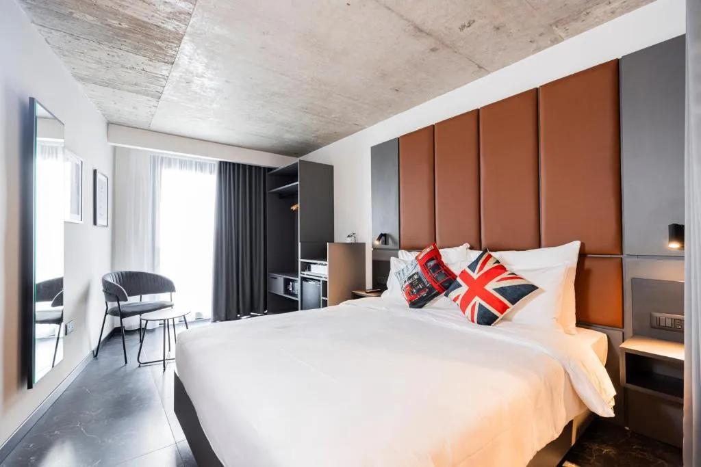 DOUBLE COMFORT Room, The Londoner Hotel St. Julians, Malta