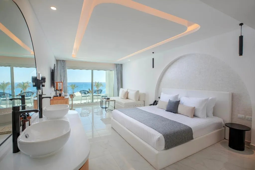 JUNIOR SUITE WITH JACUZZI Room, White Hills Resort, Red Sea Riviera