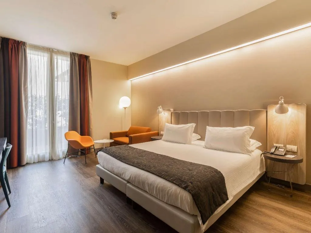 DOUBLE SUPERIOR KING BED Room, Mercure Firenze Centro, Florence