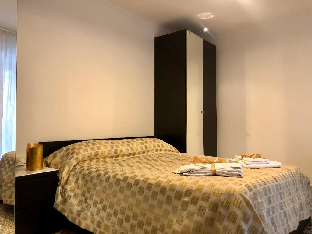 APARTMENT STANDARD Room, Relais Piazza del Plebiscito, Naples