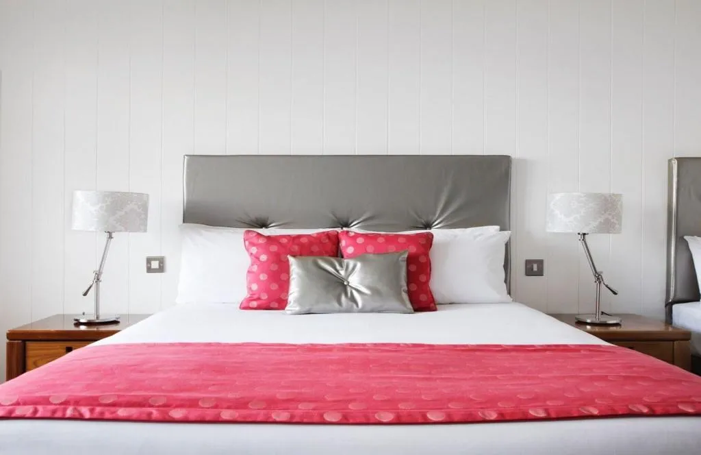 Room, Ferrycarrig, Dublin