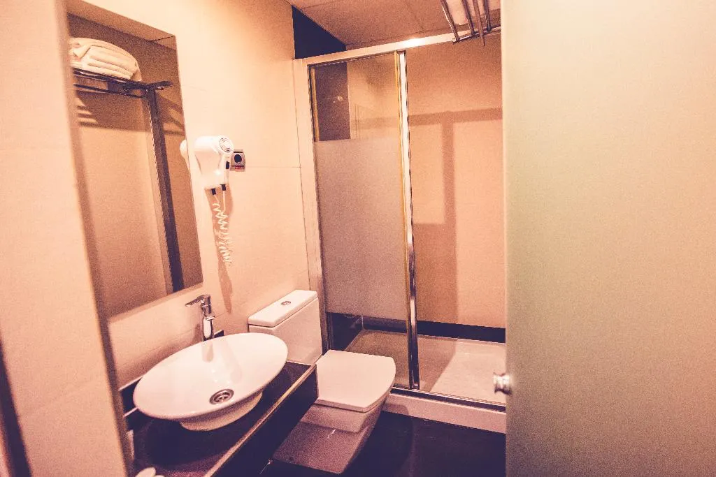 DOUBLE STANDARD Room, Hostal Sol Los Angeles, Madrid