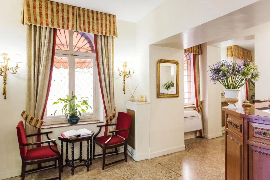 Lobby, Hotel Due Torri, Rome