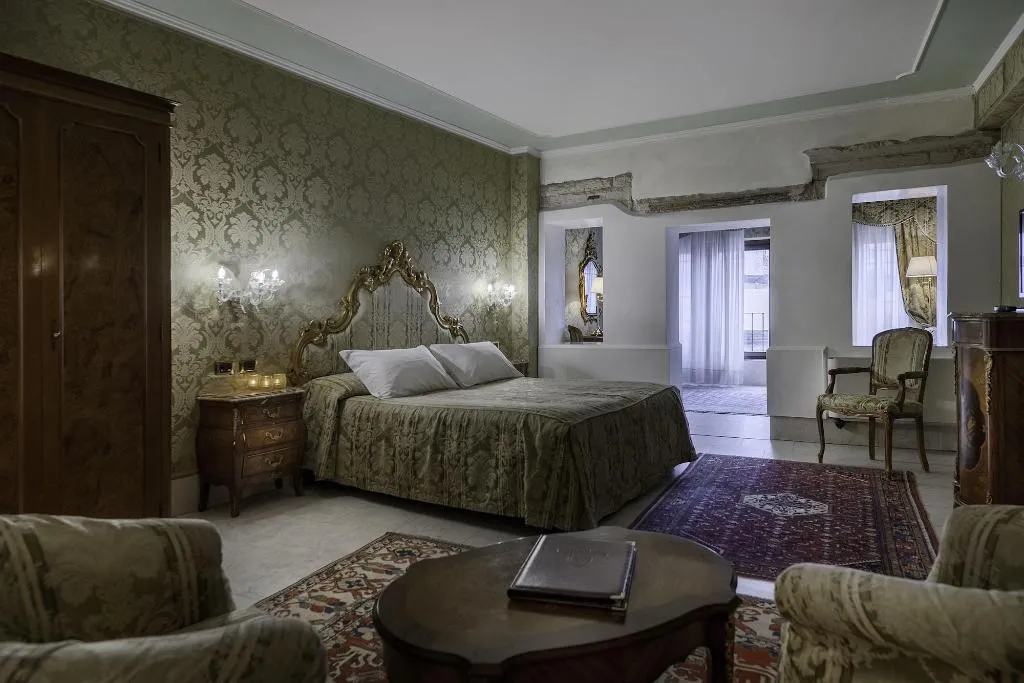 Room, Hotel Al Ponte Antico, Venice
