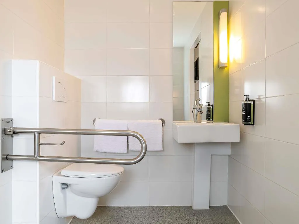 DOUBLE Accessible Room, Ibis Sevilla, Seville