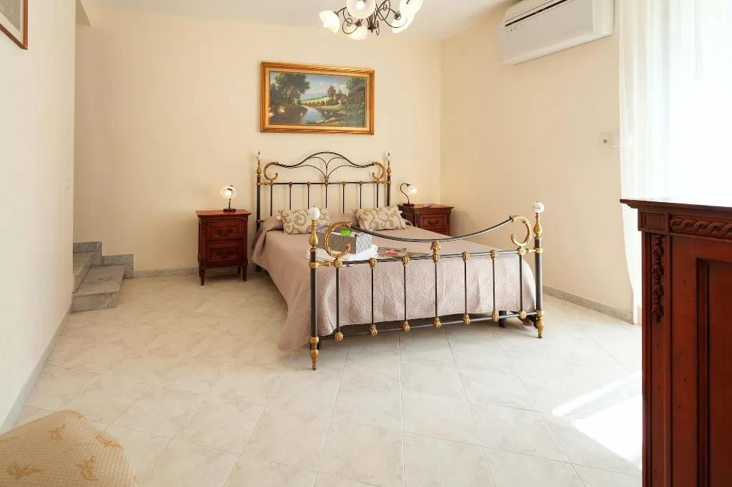 Room, Al Piazza Marina B&B, Palermo
