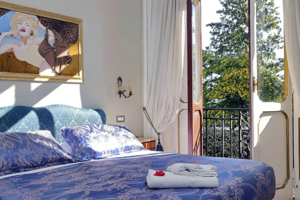 Room, Domus Monamì Luxury Suites, Rome