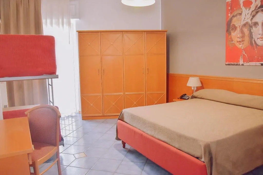 Room, Hotel Piccolo Sogno, Naples