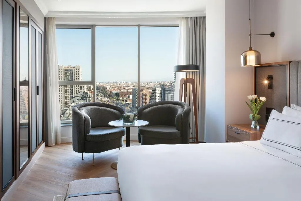 JUNIOR SUITE STANDARD Room, Melia Valencia, Valencia