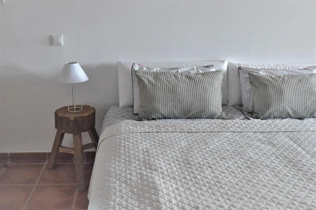 Room, Benali, Valencia