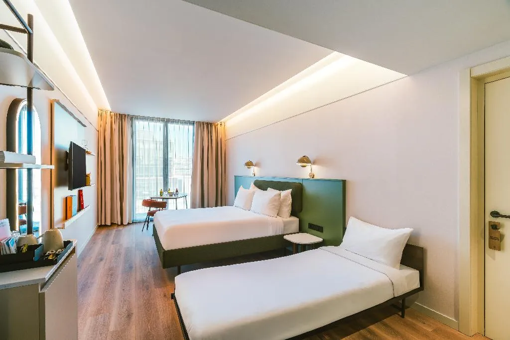 TRIPLE CAPACITY 3 Room, The Social Hub Barcelona Poblenou, Barcelona