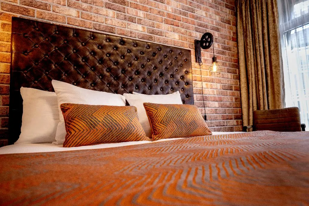 TRIPLE STANDARD Room, Hotel Jupiter, Amsterdam