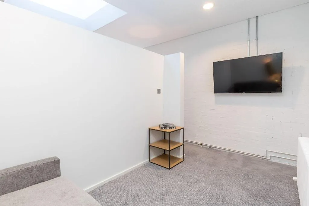 Room, Number 31, Dublin